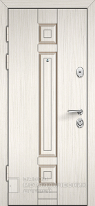 Фото «Серая дверь №31»  в Лосино-Петровскому